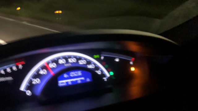 車の燃料警告ランプが点灯 あと何キロ走れる Studio Untrapの めでたい思考回路